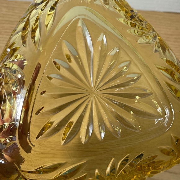 Vintage Indiana Glass Triangle Covered Candy Dish Amber Pinwheel Bowl w Lid MCM - Picture 5 of 9
